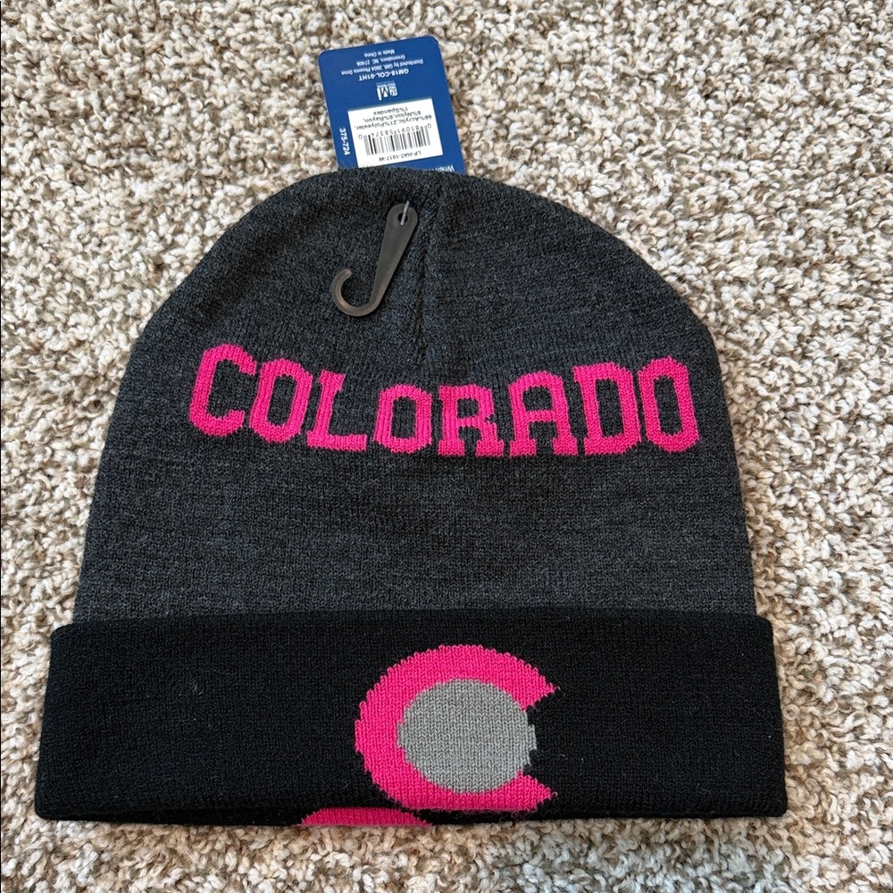 🌿 Dark Gray and Pink Colorado Beanie